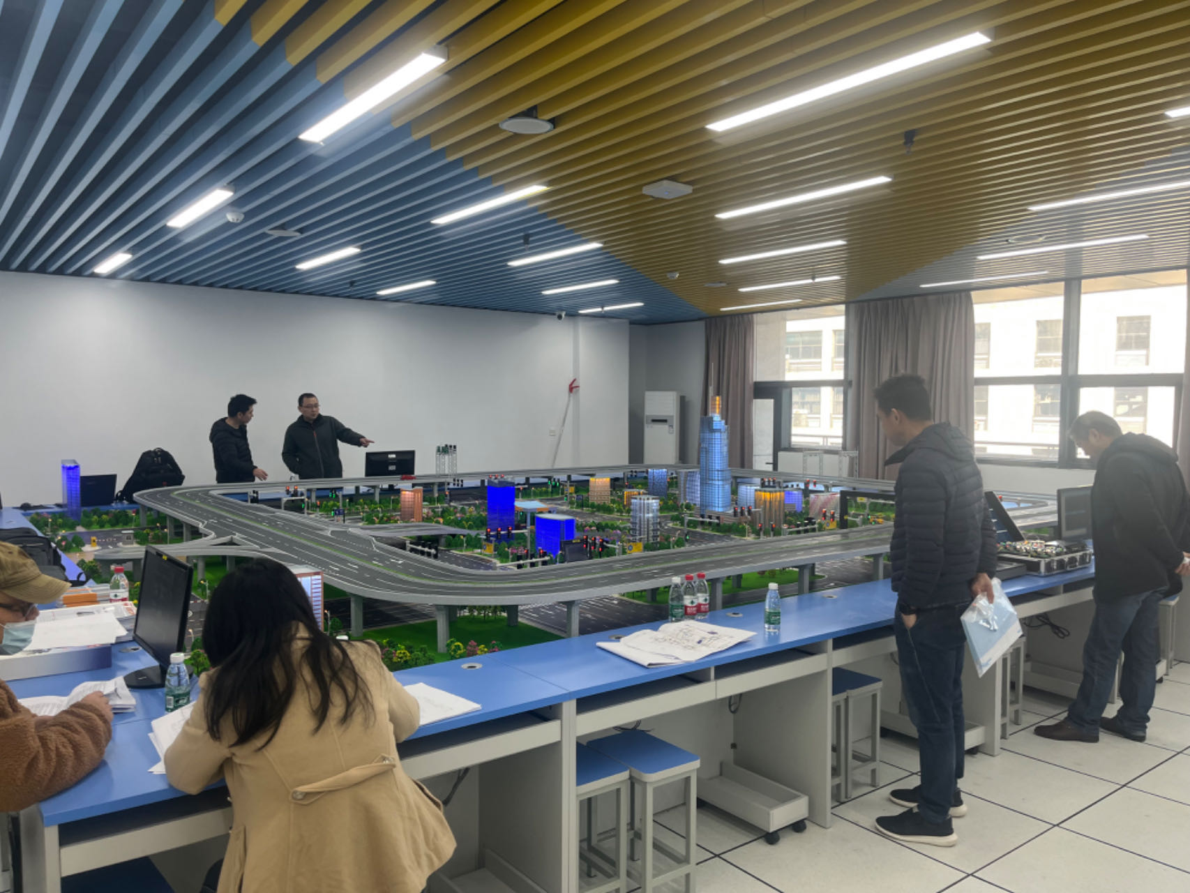 智慧交通创新应用实验室-金陵科技学院科技处